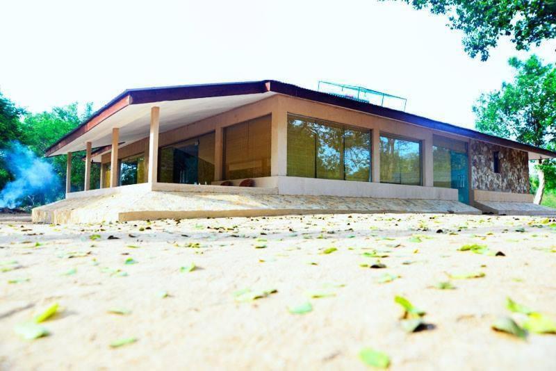 Crocodile Park Bungalow Катарагама Экстерьер фото